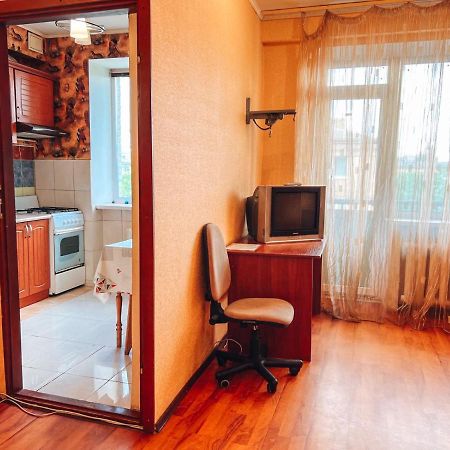 apartment near metro station Darnitsa Kiev Esterno foto