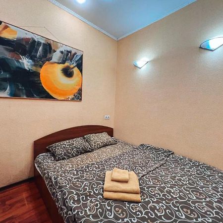 apartment near metro station Darnitsa Kiev Esterno foto