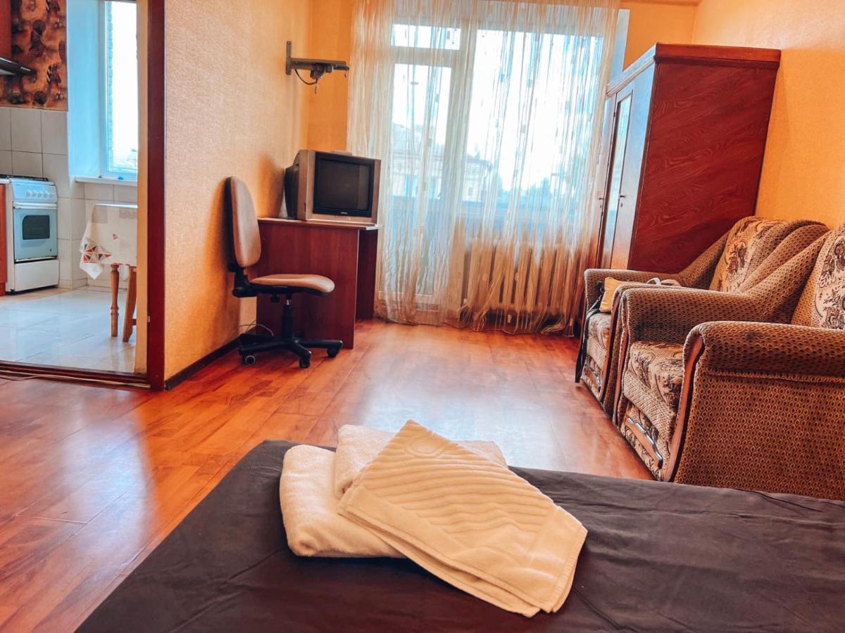 apartment near metro station Darnitsa Kiev Esterno foto