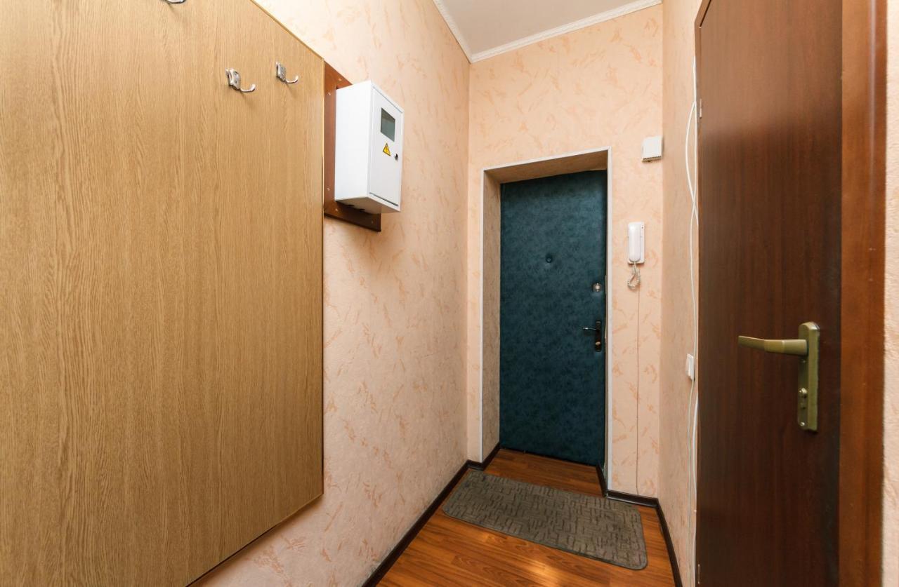 apartment near metro station Darnitsa Kiev Esterno foto